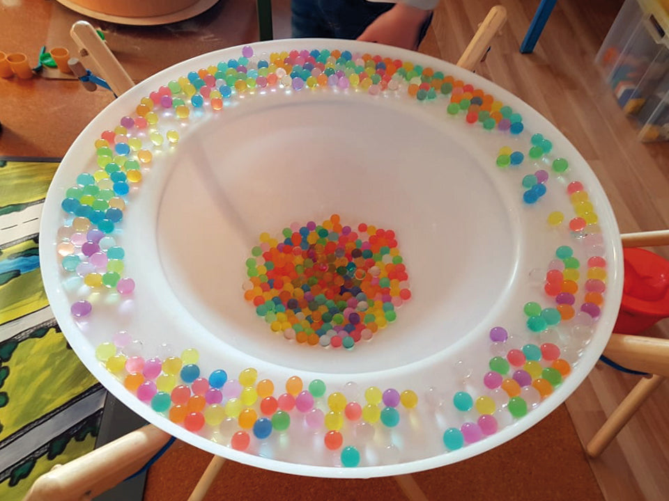 Värikkäät vesihelmet